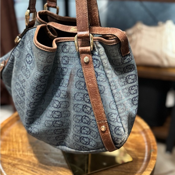 Gucci blue denim monogram tote with snap closure - Picture 7 of 9
